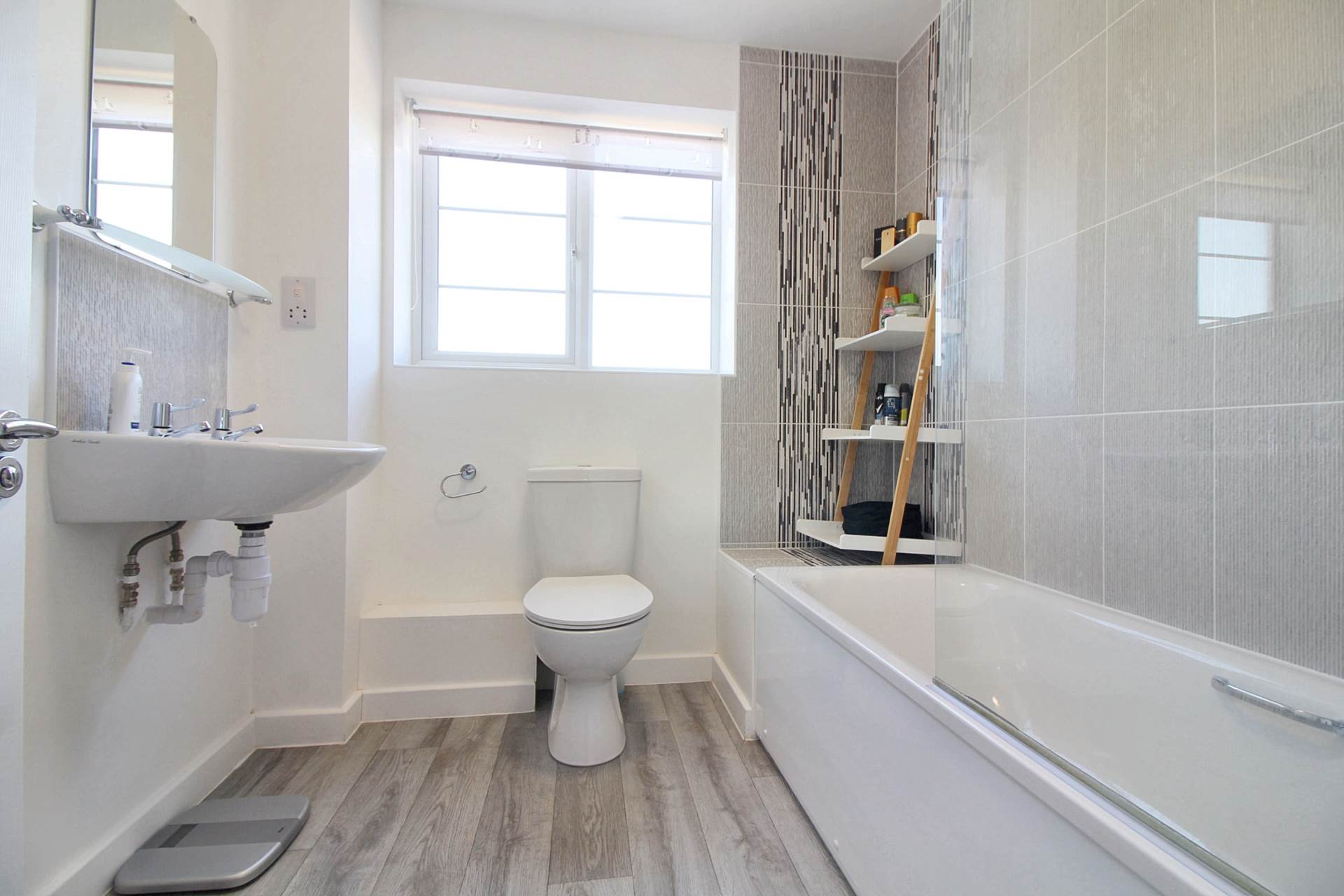 Oakfield View, Akeley, Image 3