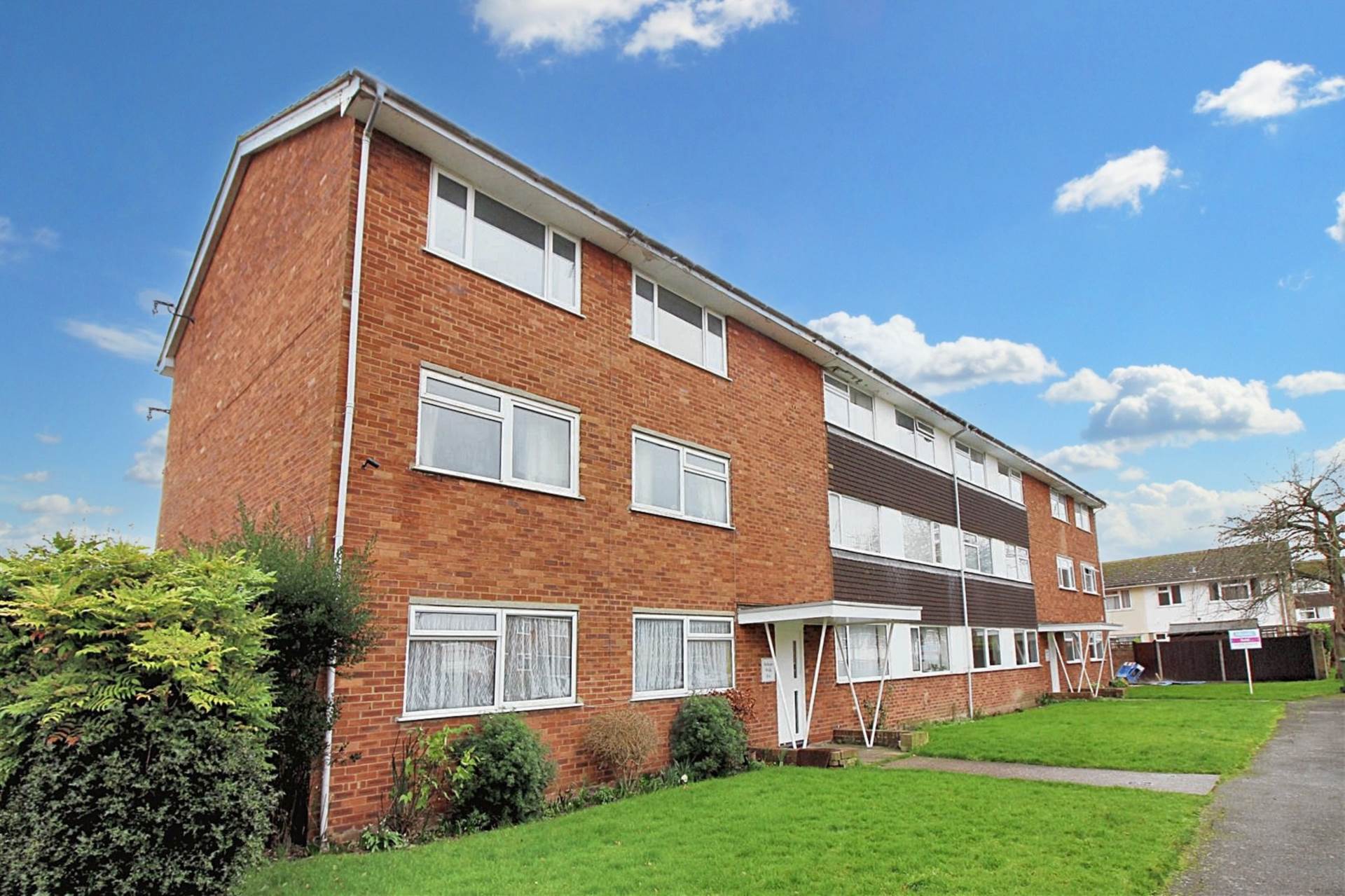 Bishops Walk, Aylesbury, Image 1