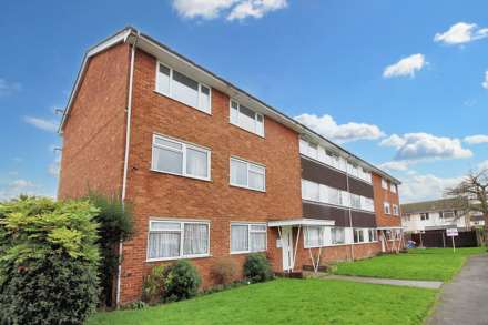 Bishops Walk, Aylesbury, Image 1