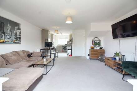 Kirkeby Close, Stoke Mandeville, Image 3