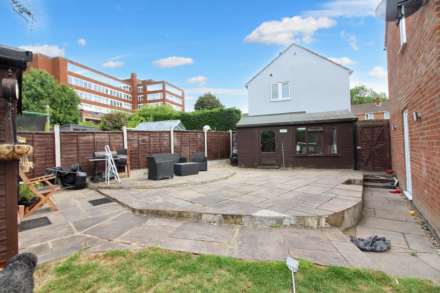 Palmer Avenue, Aylesbury, Image 11
