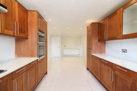 Middle Road, Aylesbury, Image 10