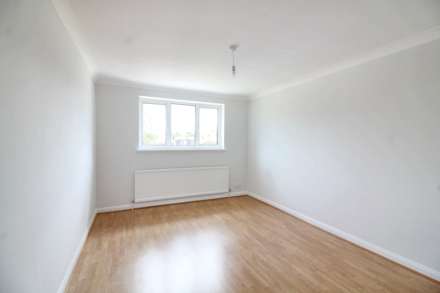 Middle Road, Aylesbury, Image 16