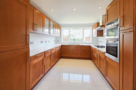 Middle Road, Aylesbury, Image 2