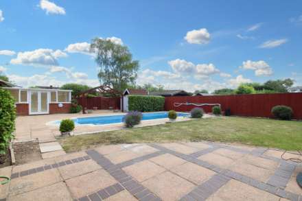 Middle Road, Aylesbury, Image 4