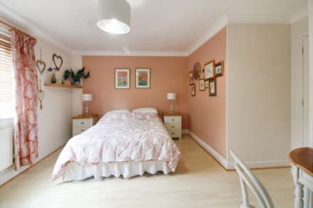 Turnpike End, Aylesbury, Image 13