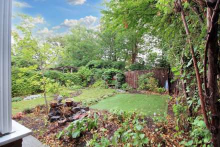 Turnpike End, Aylesbury, Image 17
