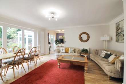 Turnpike End, Aylesbury, Image 2