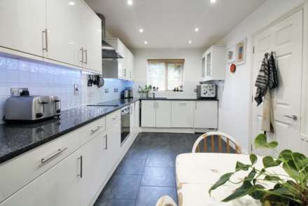 Turnpike End, Aylesbury, Image 3