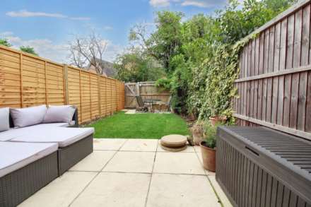 Pavers Court, Aylesbury, Image 2