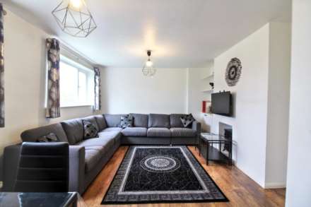 Lavric Road, Aylesbury, Image 3