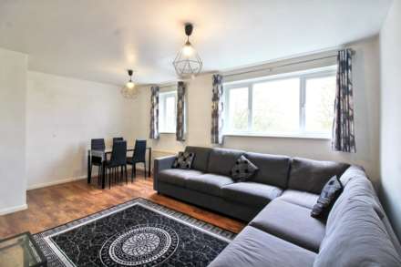 Lavric Road, Aylesbury, Image 4