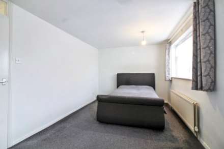 Lavric Road, Aylesbury, Image 8