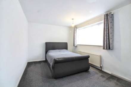 Lavric Road, Aylesbury, Image 9