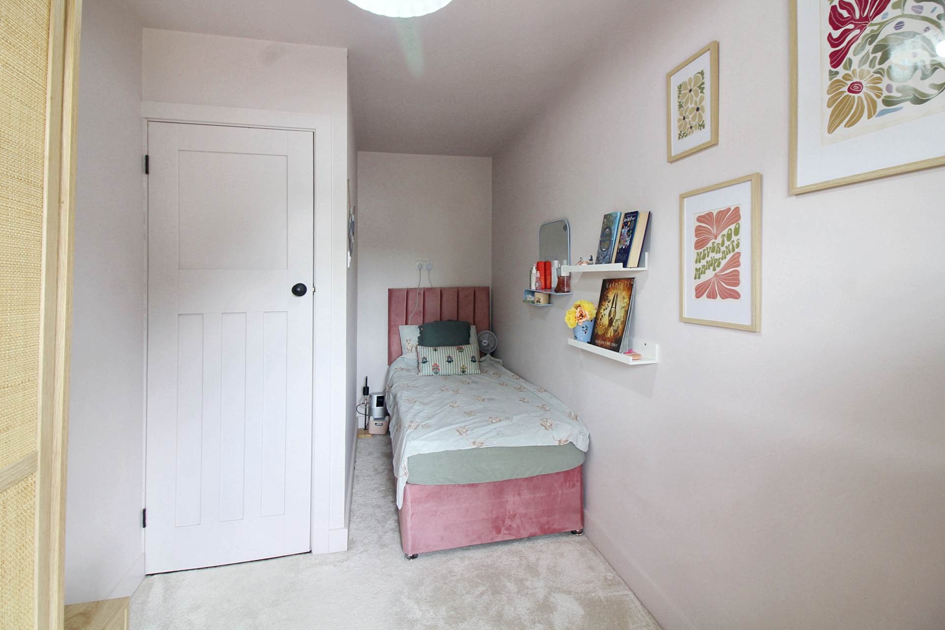 Queens Mead, Aylesbury, Image 15