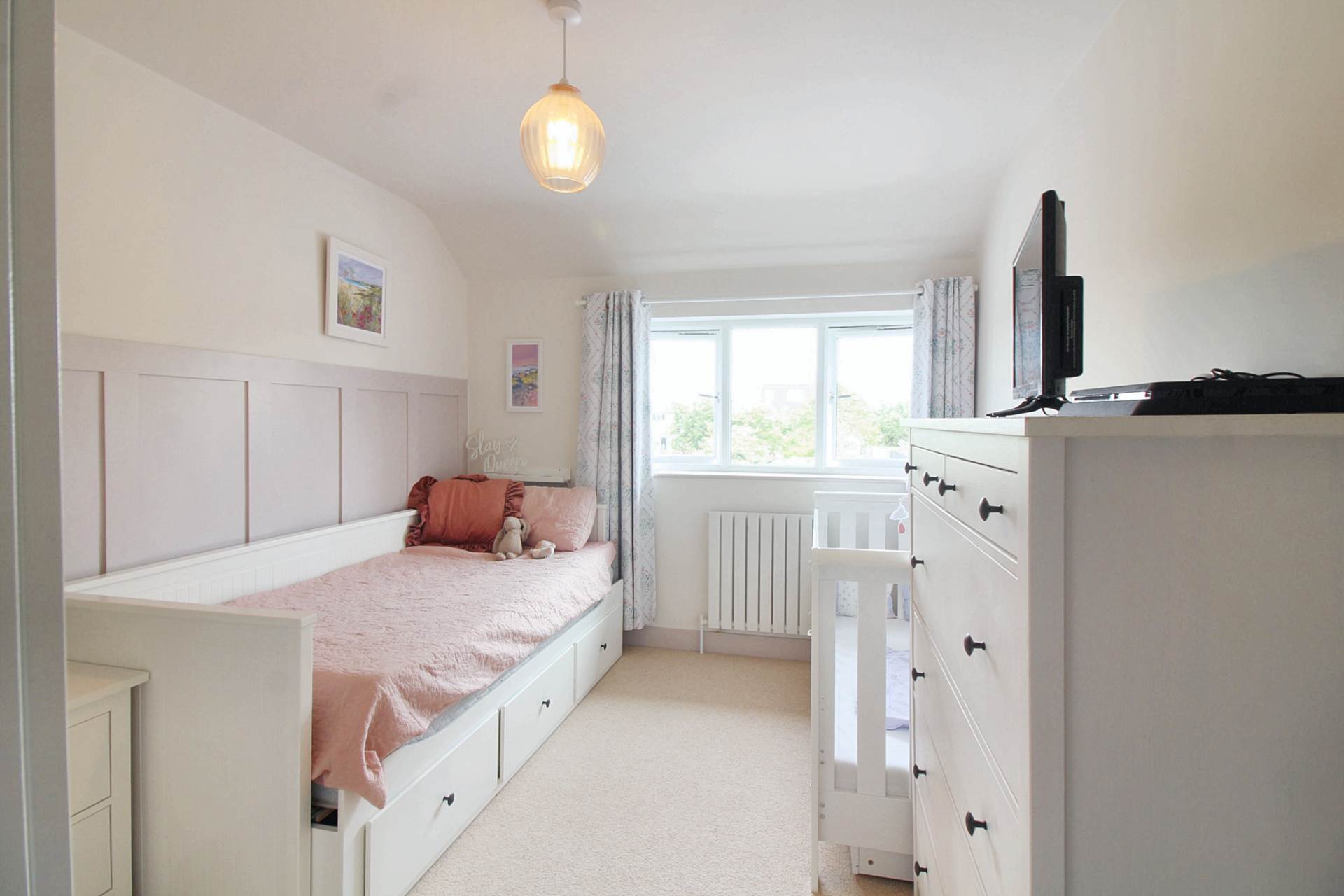 Queens Mead, Aylesbury, Image 16