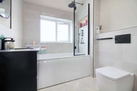 Queens Mead, Aylesbury, Image 13