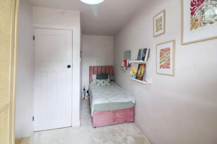 Queens Mead, Aylesbury, Image 15