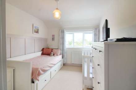 Queens Mead, Aylesbury, Image 16
