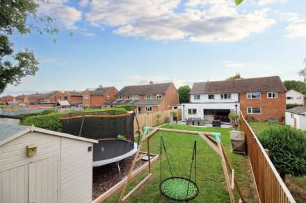 Queens Mead, Aylesbury, Image 19