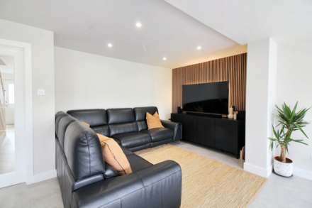 Queens Mead, Aylesbury, Image 7