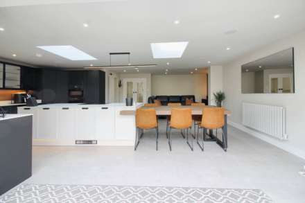 Queens Mead, Aylesbury, Image 8