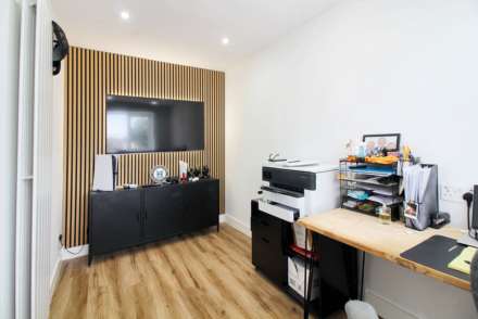 Queens Mead, Aylesbury, Image 9