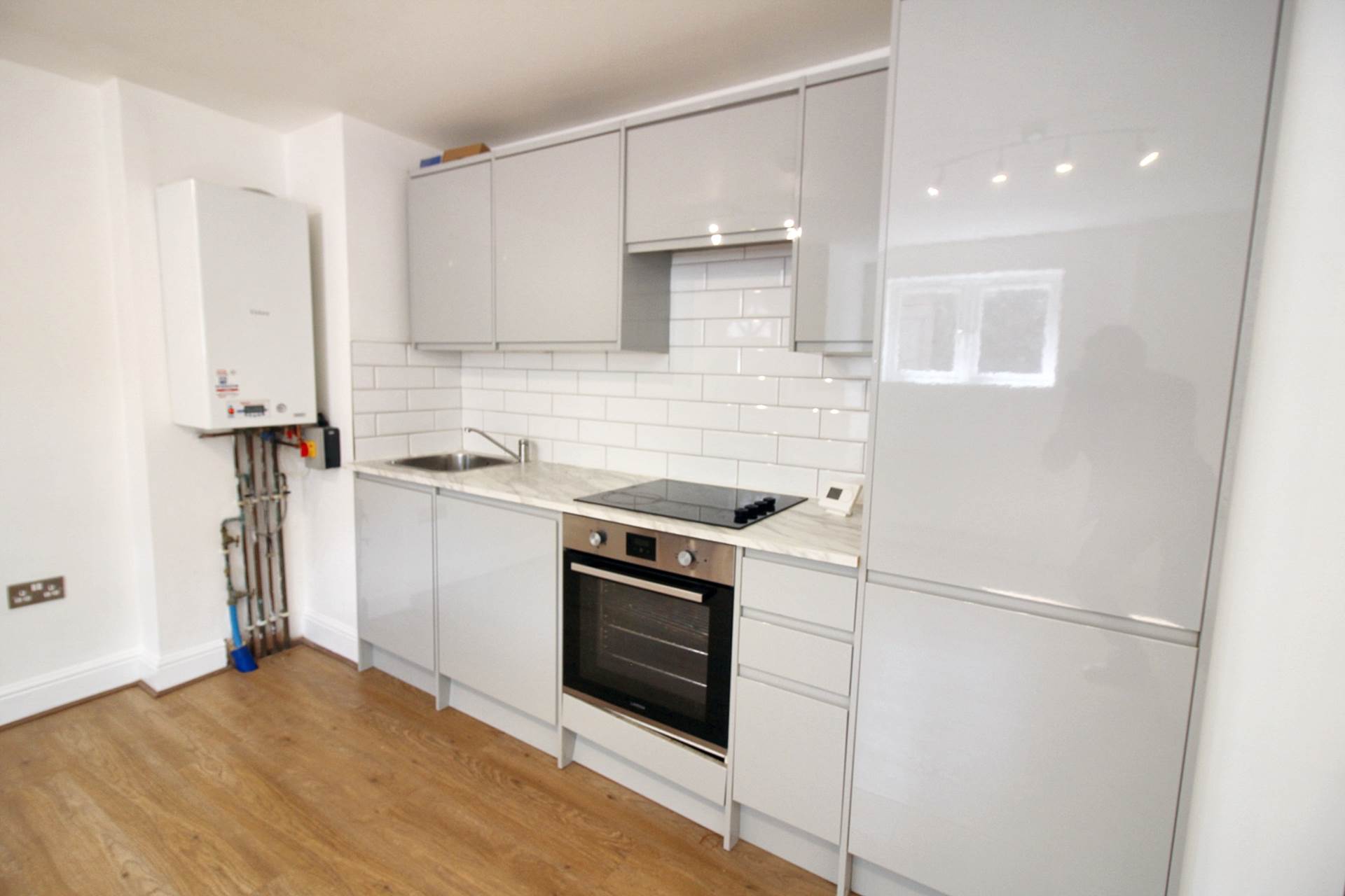 Apartment   The Coach House, High Street, Image 5