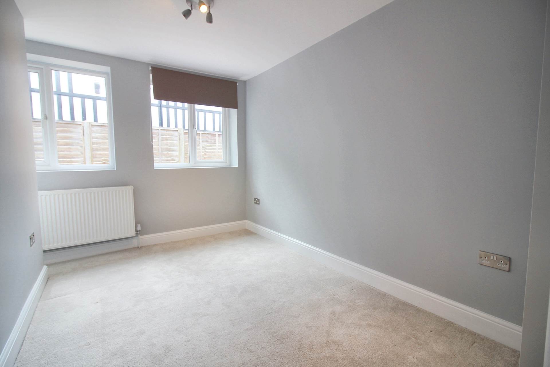 Apartment   The Coach House, High Street, Image 6