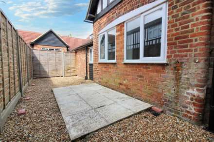 Apartment   The Coach House, High Street, Image 2
