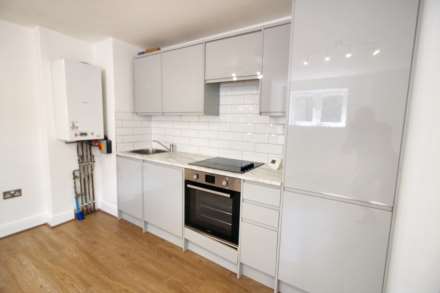 Apartment   The Coach House, High Street, Image 5