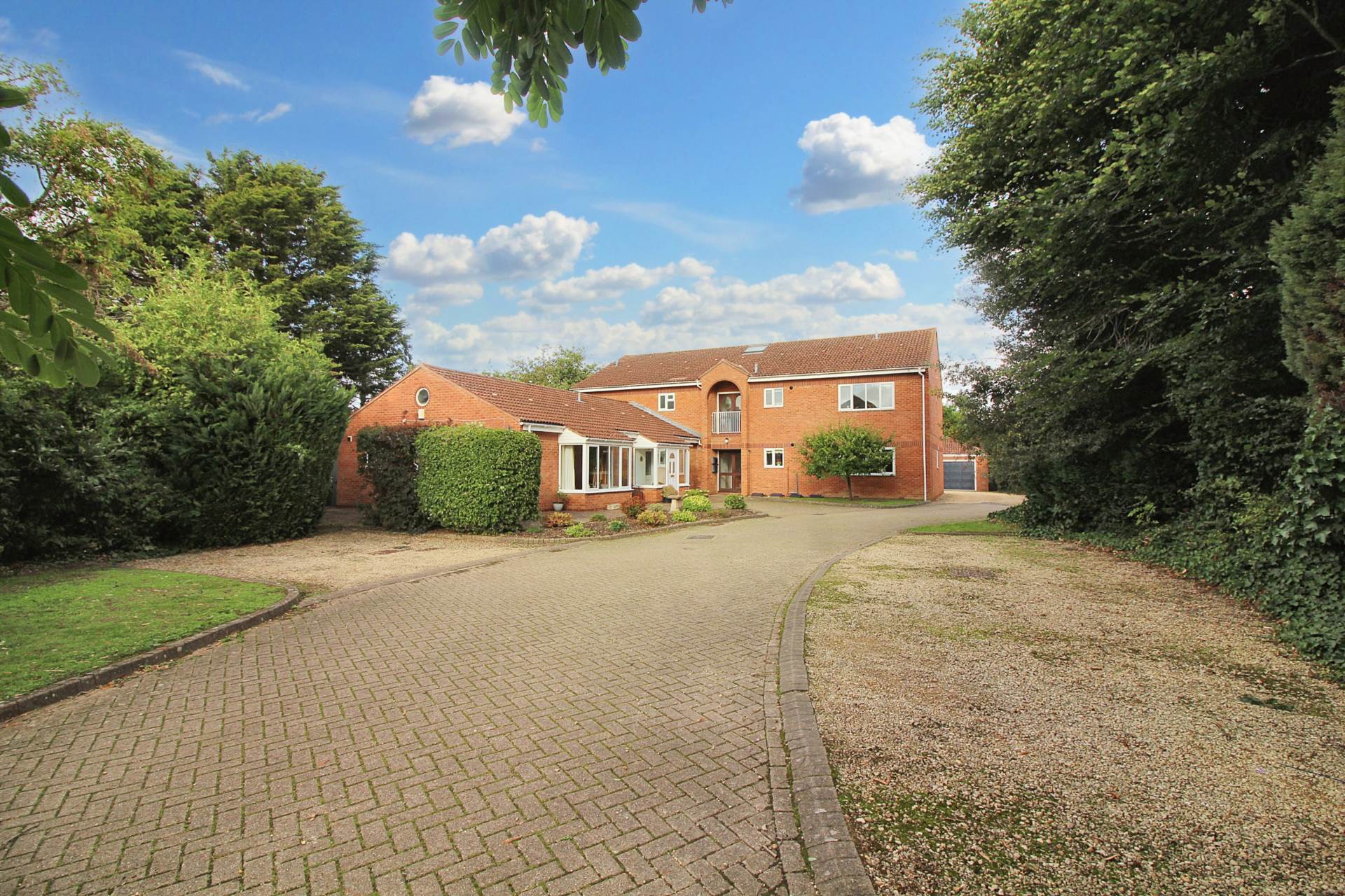 Mundys Farm Middle Road, Aylesbury, Image 11