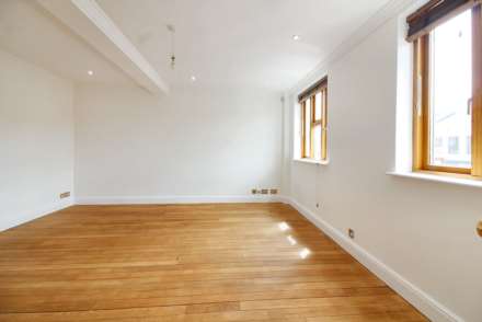 St. James House, Aylesbury, Image 4