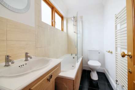 St. James House, Aylesbury, Image 7