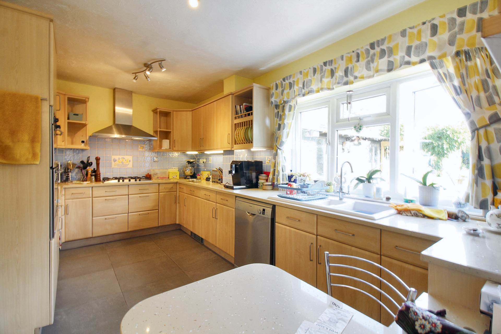 Walton Way, Aylesbury, Image 3