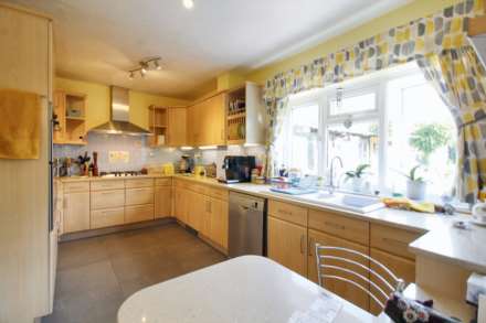 Walton Way, Aylesbury, Image 3