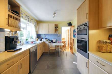 Walton Way, Aylesbury, Image 8