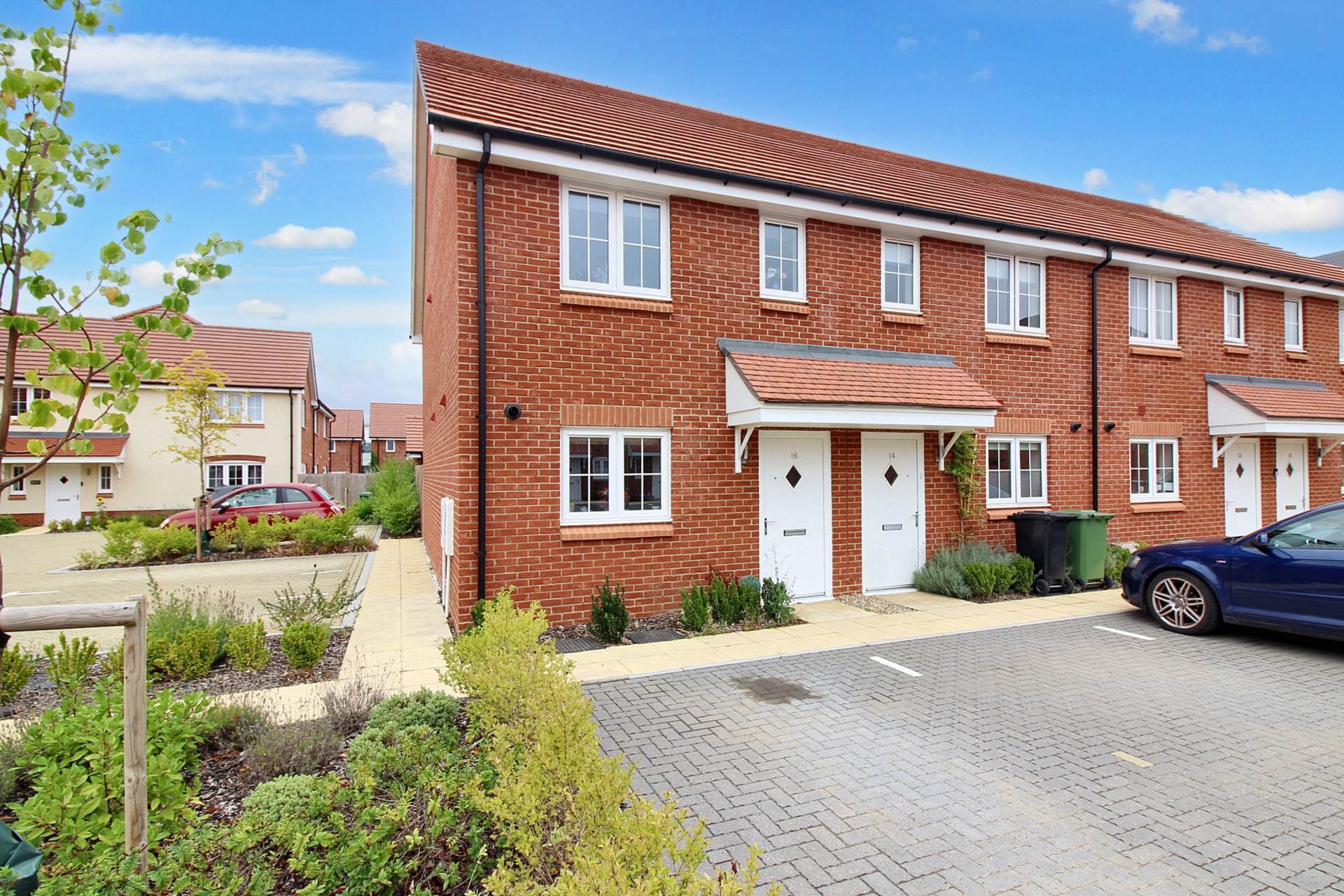 Charlie Jones Road, Thame, Image 1