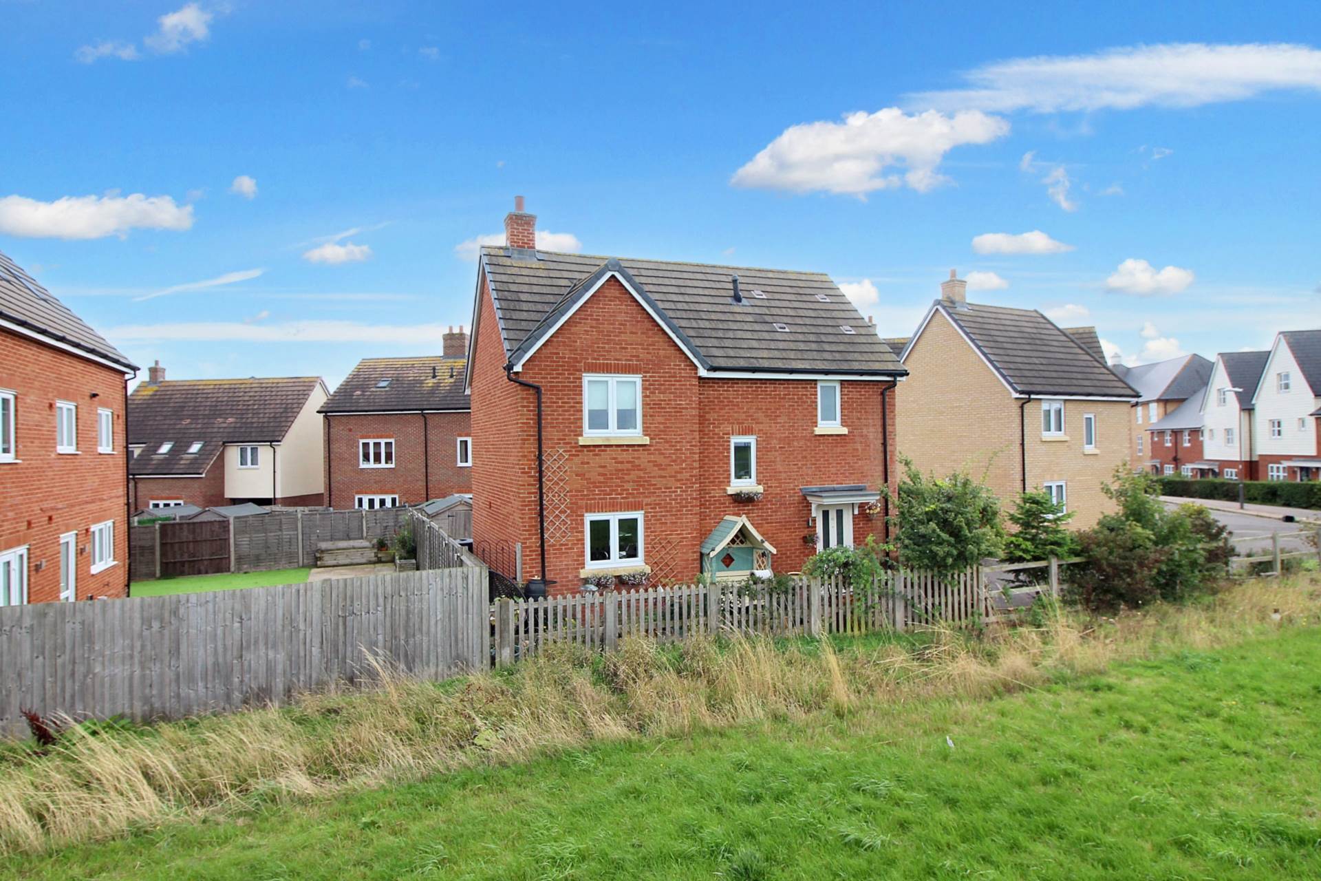 Topaz Lane, Aylesbury, Image 1