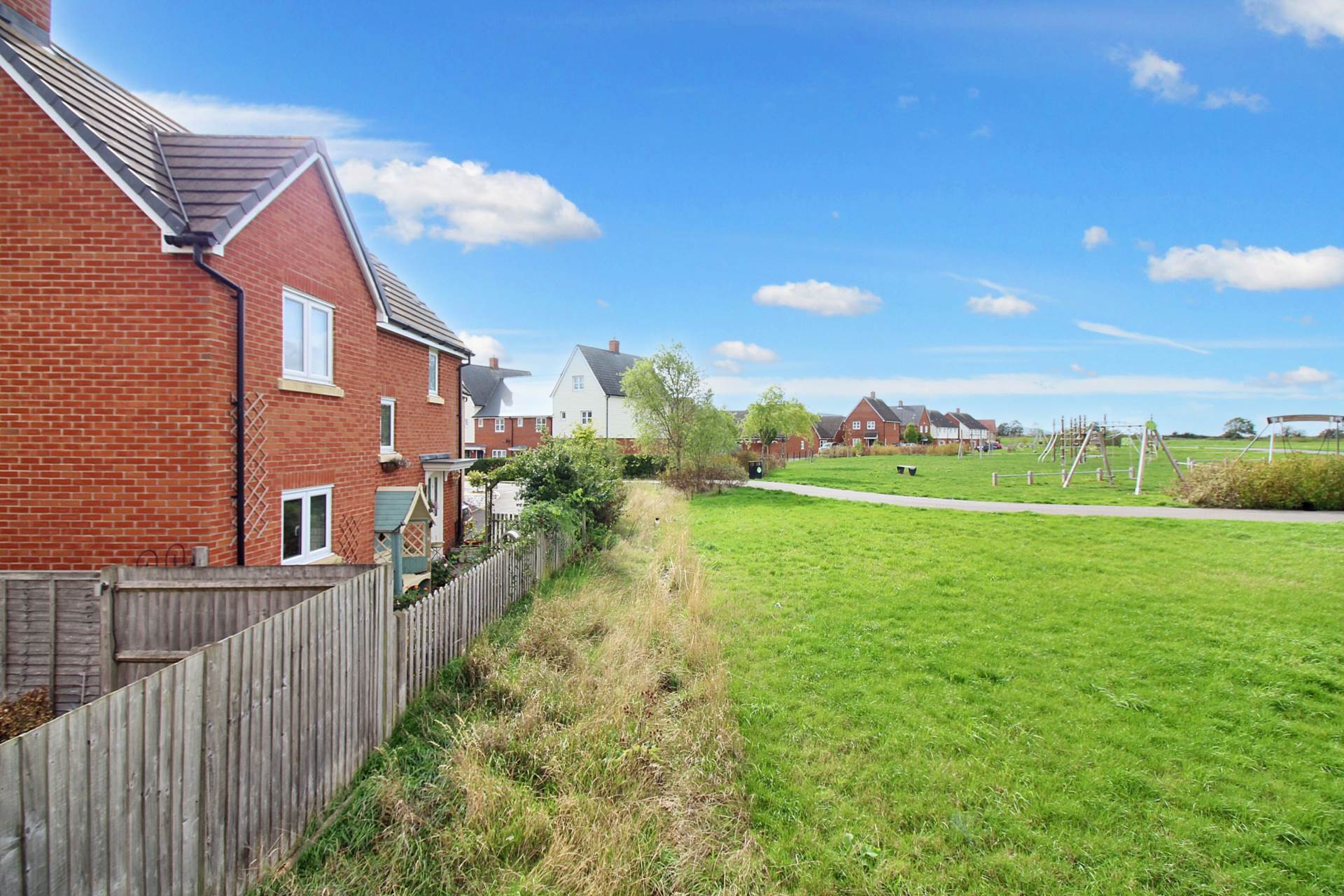 Topaz Lane, Aylesbury, Image 18