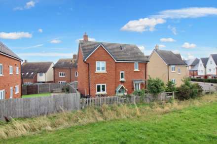 Property For Sale Topaz Lane, Berryfields, Aylesbury