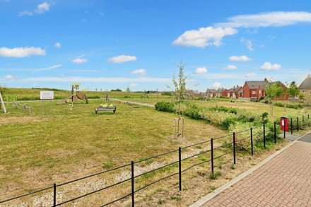 Topaz Lane, Aylesbury, Image 19
