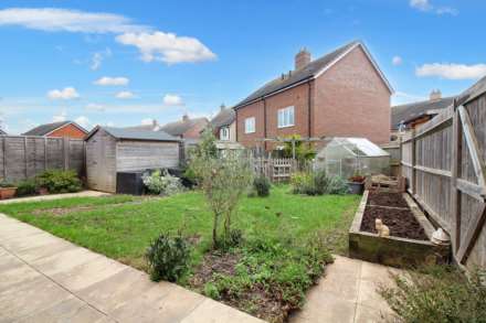 Topaz Lane, Aylesbury, Image 2