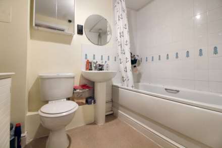 Florey Gardens, Aylesbury, Image 3