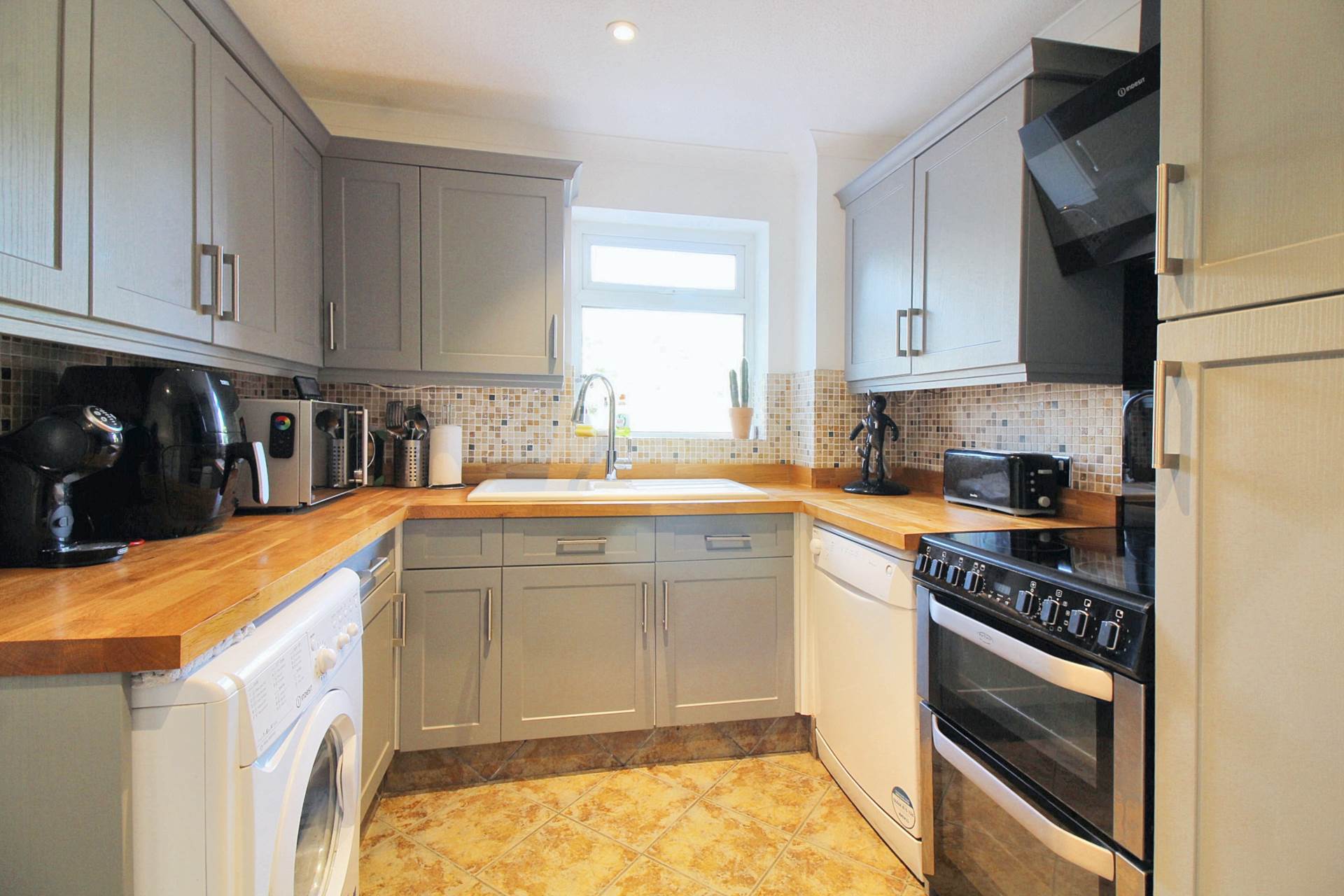 Deverill Road, Aylesbury, Image 3