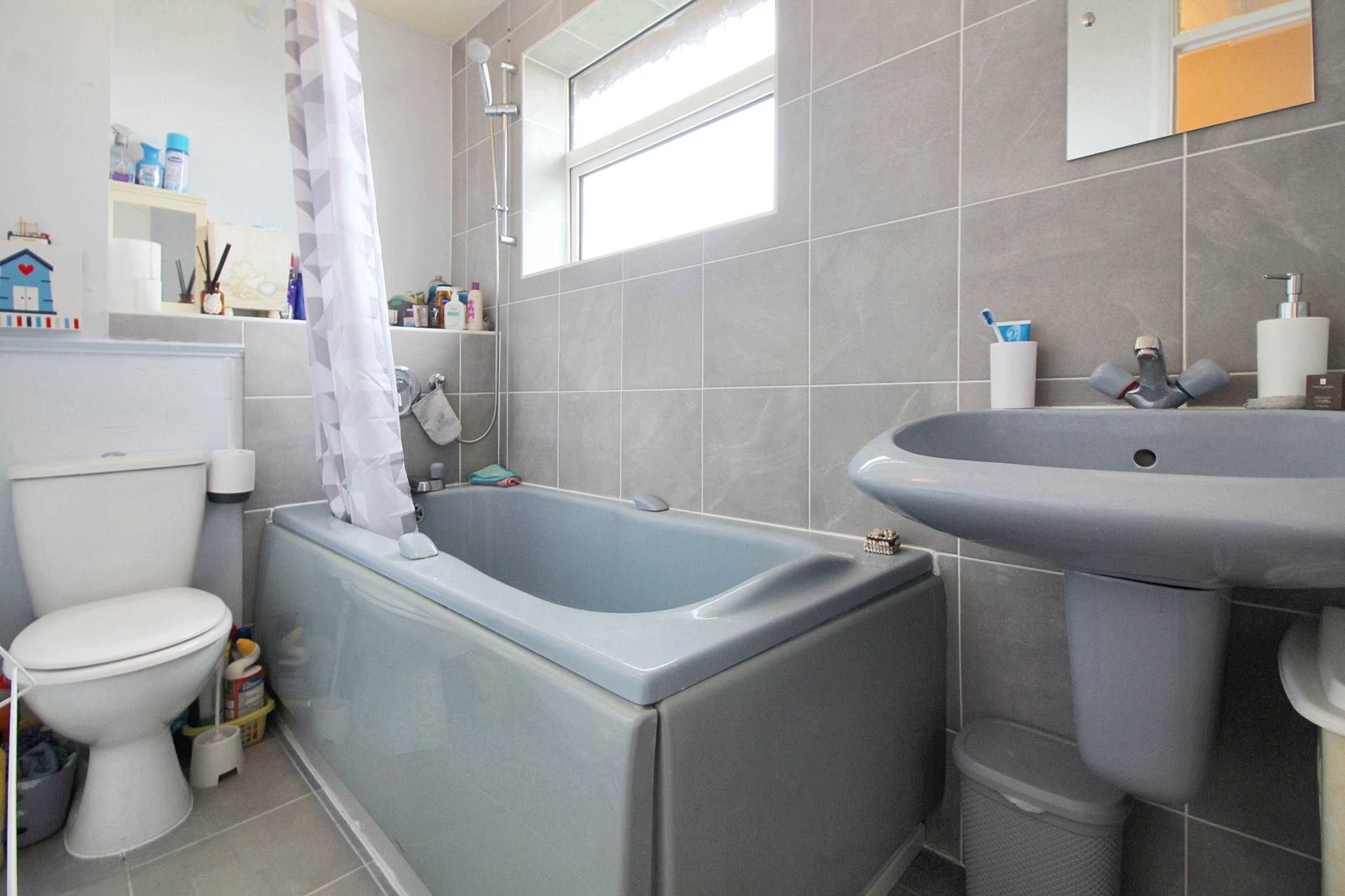 Meredith Drive, Aylesbury, Image 5