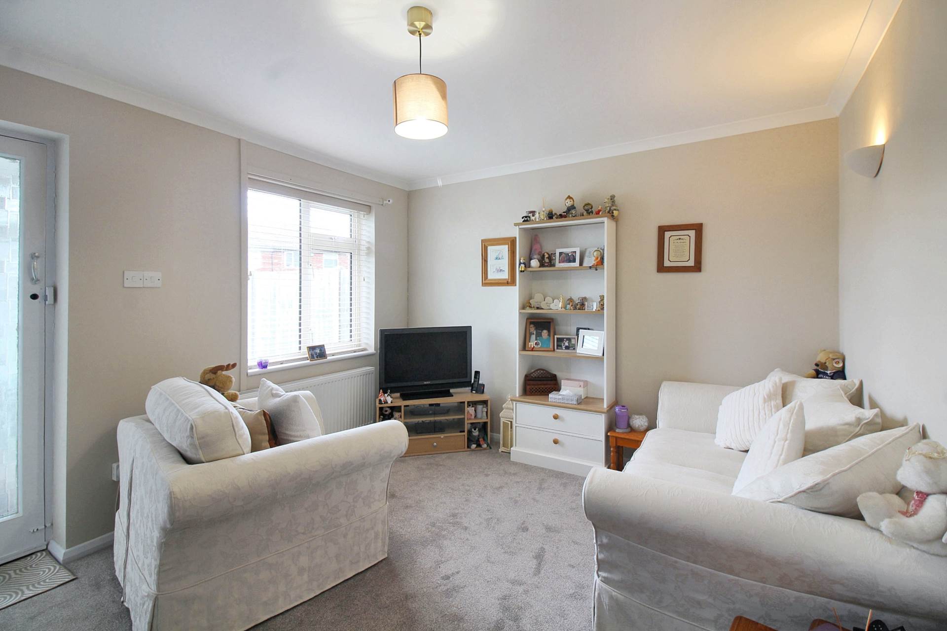 Meredith Drive, Aylesbury, Image 6