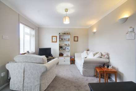 Meredith Drive, Aylesbury, Image 2