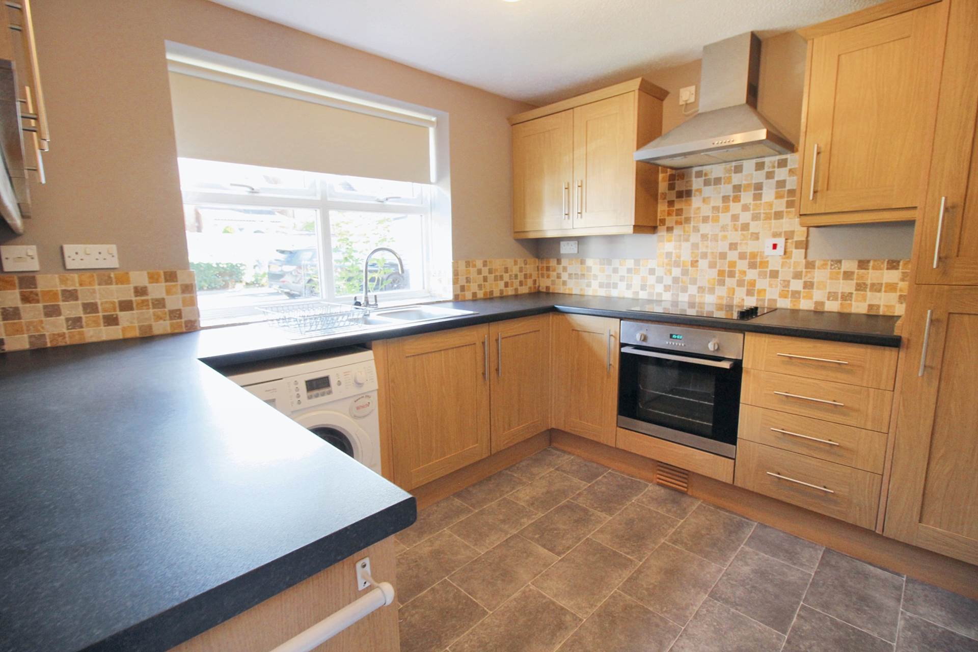 Guillemot Way, Aylesbury, Image 5