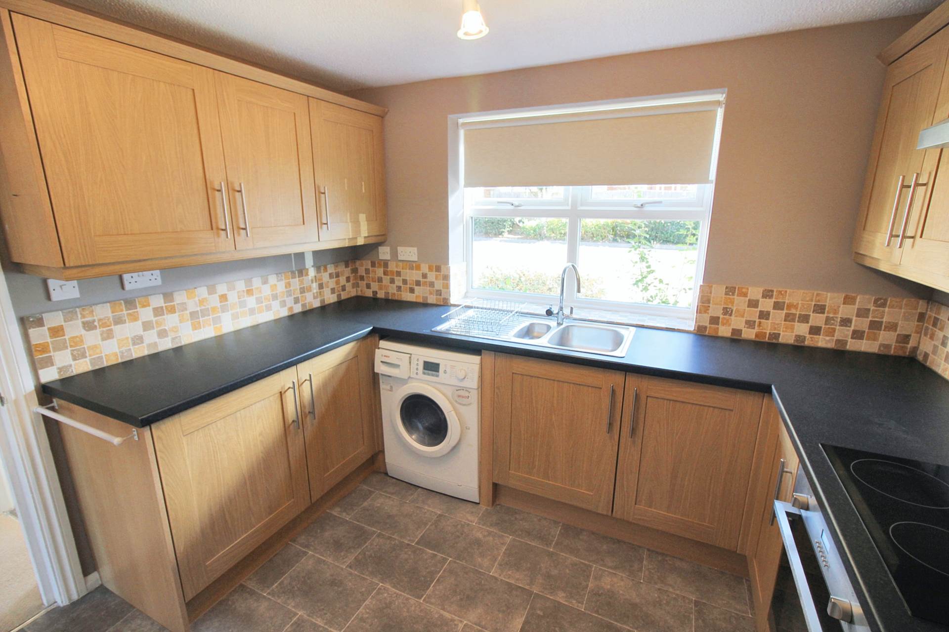 Guillemot Way, Aylesbury, Image 6